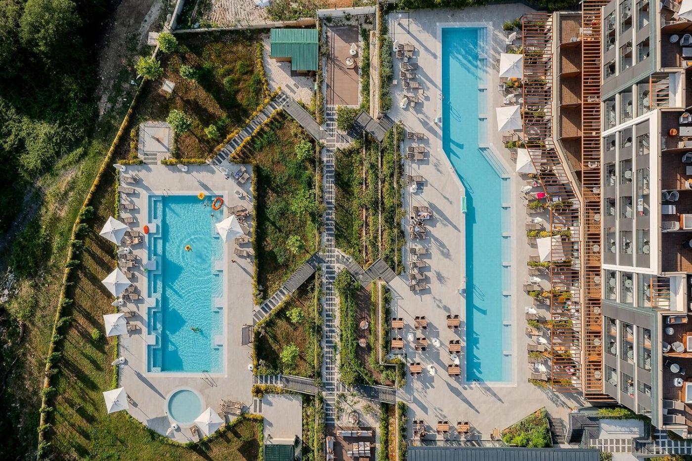 Montenegro Lodge Kavač Exterior foto Aerial view of the hotel